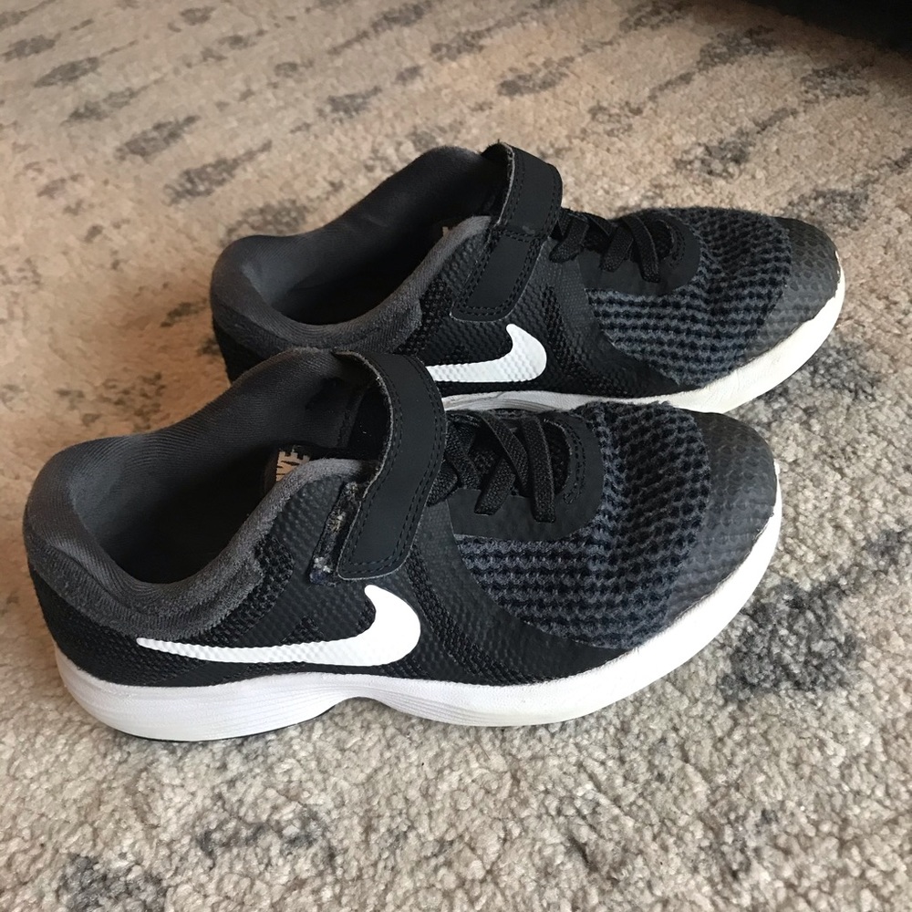 Boys Nike Velcro Athletic Shoes